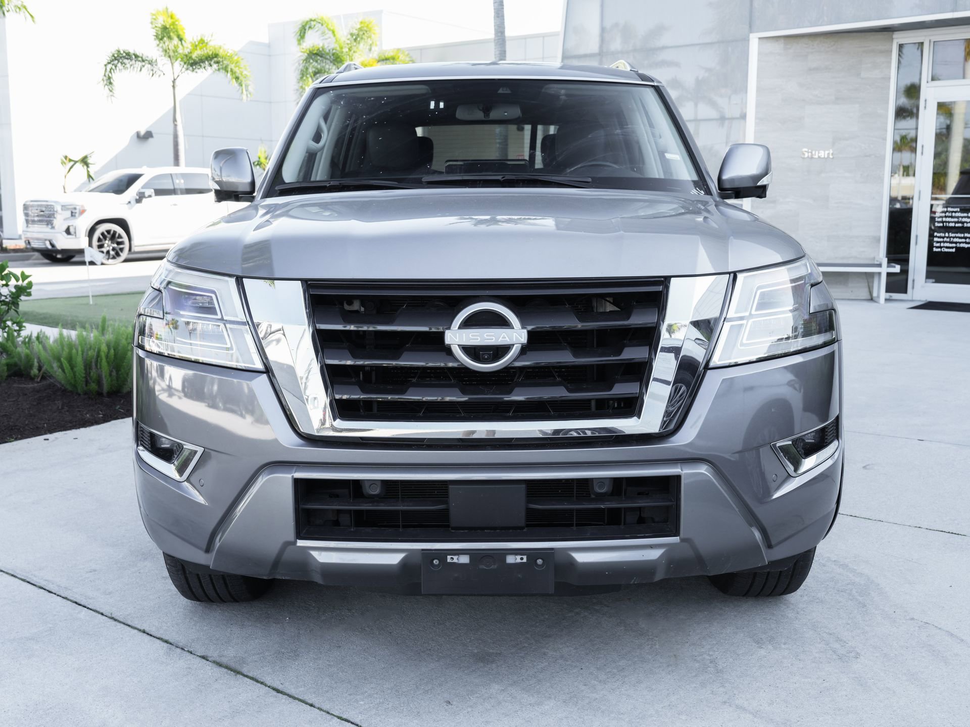 Used 2022 Nissan Armada SL w/ Captain's Chairs Package AWD/4WD image 5