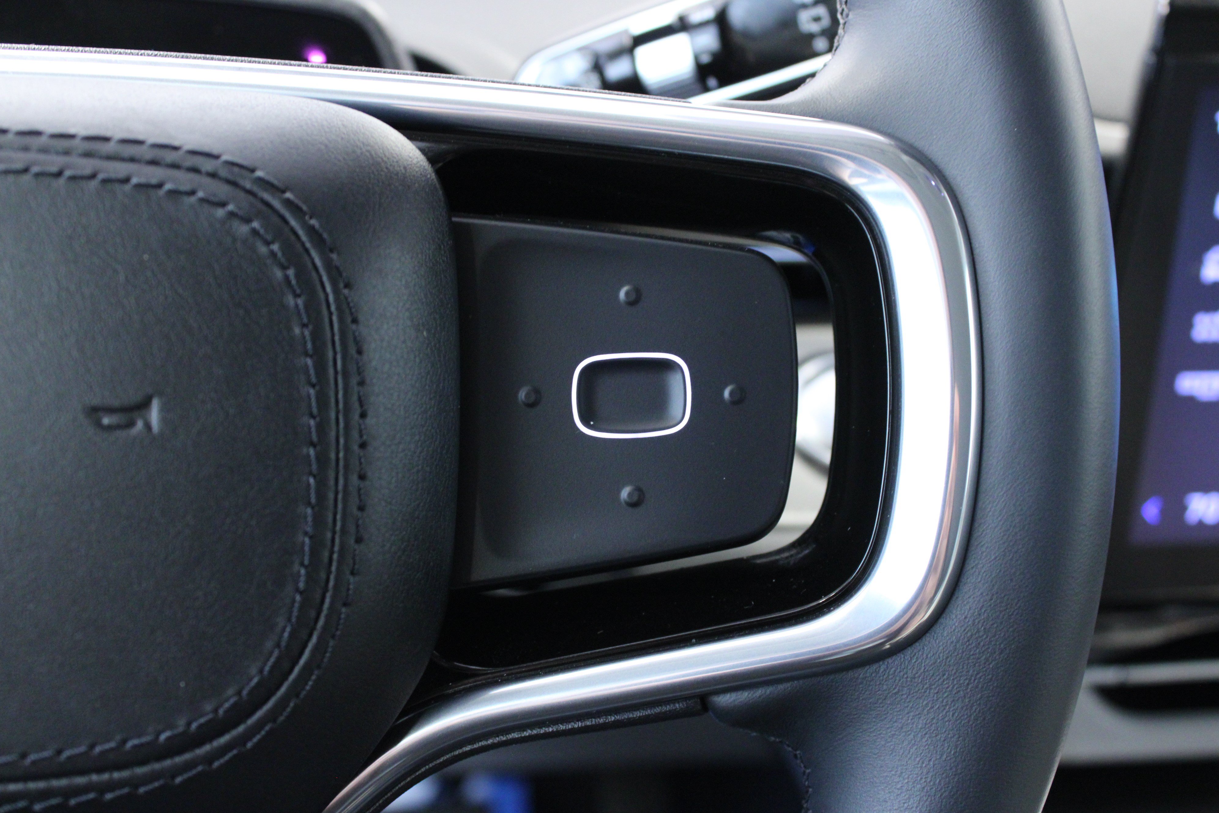 Used 2026 Lincoln Nautilus Premier AWD/4WD image 21