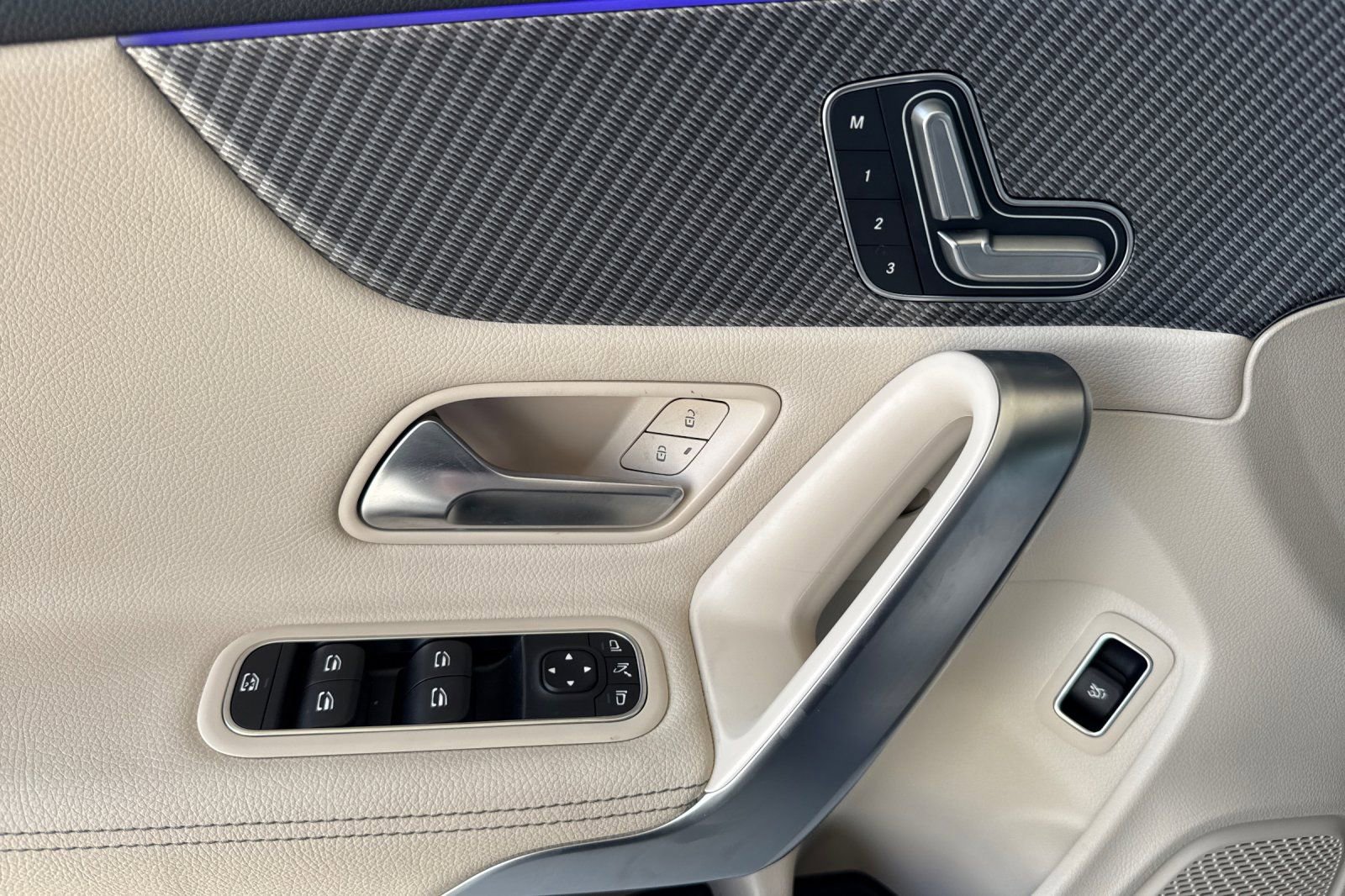 Certified 2025 Mercedes-Benz CLA 250 image 11