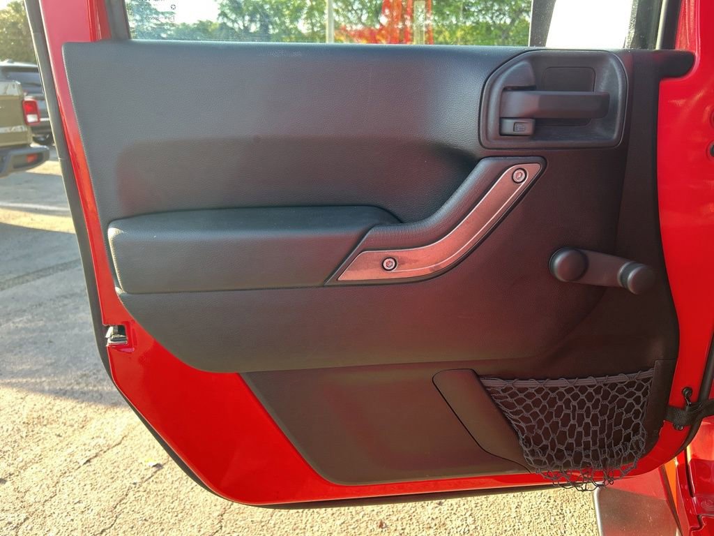 Used 2014 Jeep Wrangler Unlimited Sport w/ Connectivity Group image 31