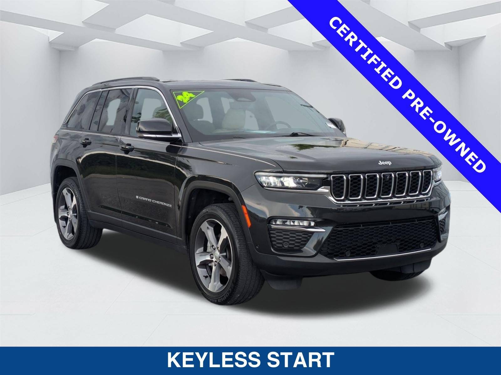 Used 2024 Jeep Grand Cherokee Limited w/ Luxury Tech Group II RWD image 3
