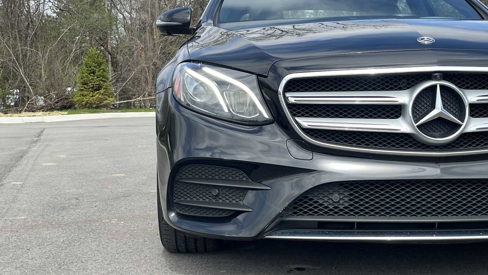 Certified 2019 Mercedes-Benz E 300 4MATIC image 21