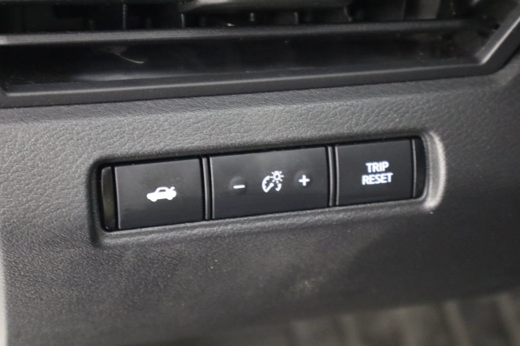 Used 2020 Nissan Altima 2.5 SR w/ Premium Package FWD image 22