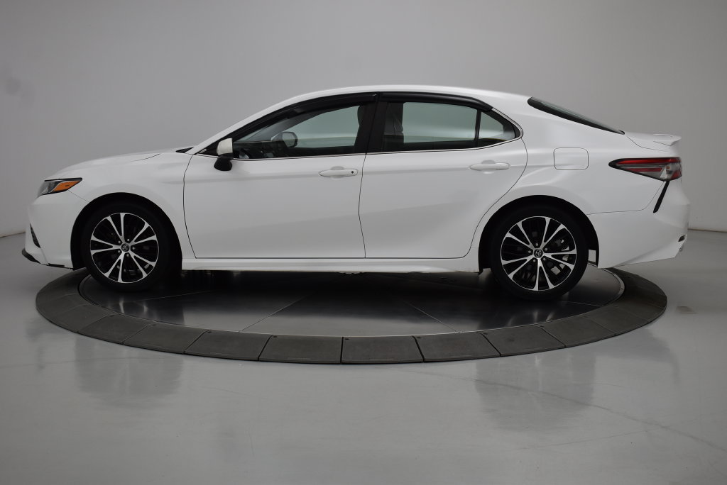 Used 2018 Toyota Camry SE FWD image 17