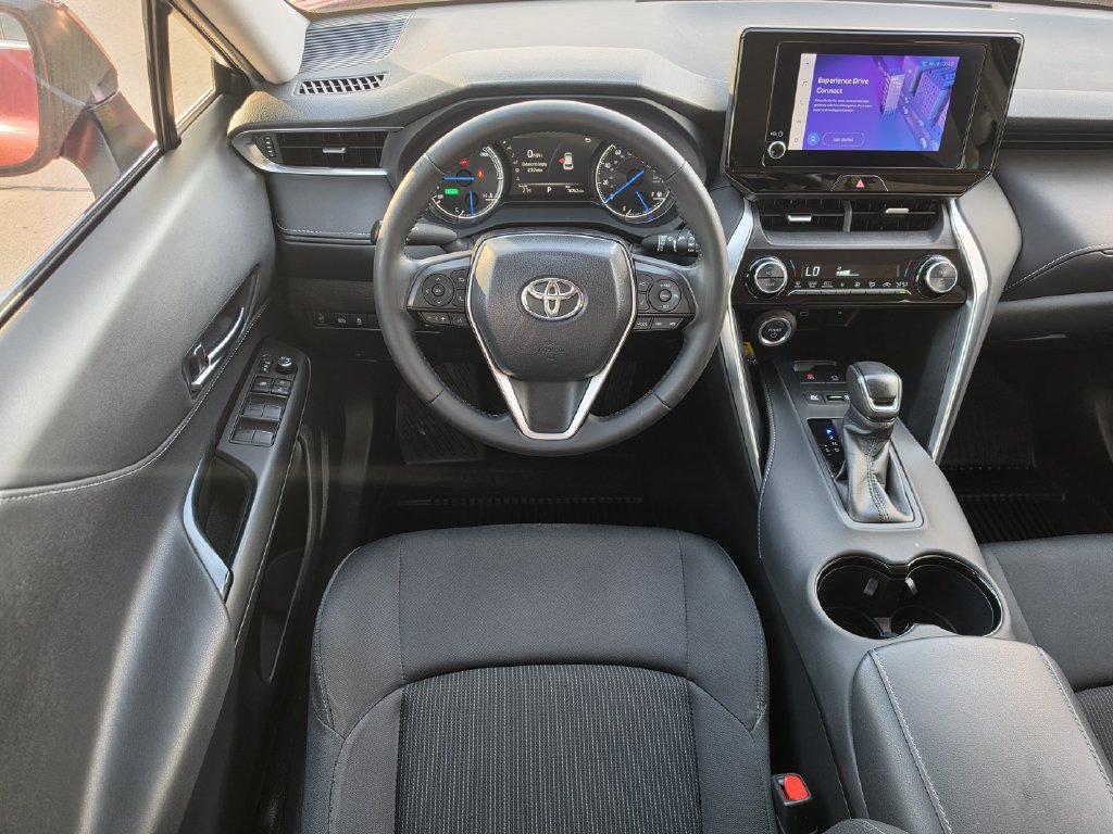 Used 2023 Toyota Venza LE AWD/4WD image 13