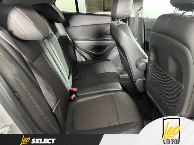 Used 2018 Chevrolet Trax LT w/ LT Convenience Package AWD/4WD image 17