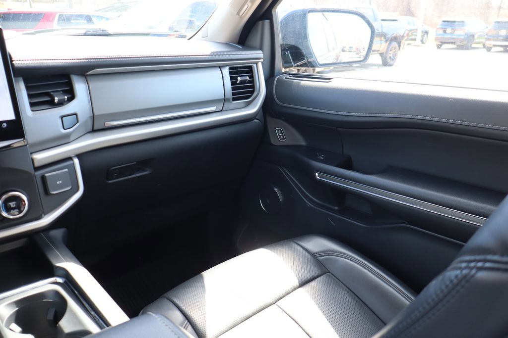 Used 2022 Ford Expedition Max XLT image 44