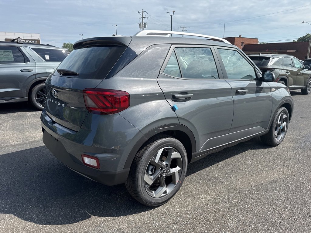 New 2025 Hyundai Venue SEL image 7