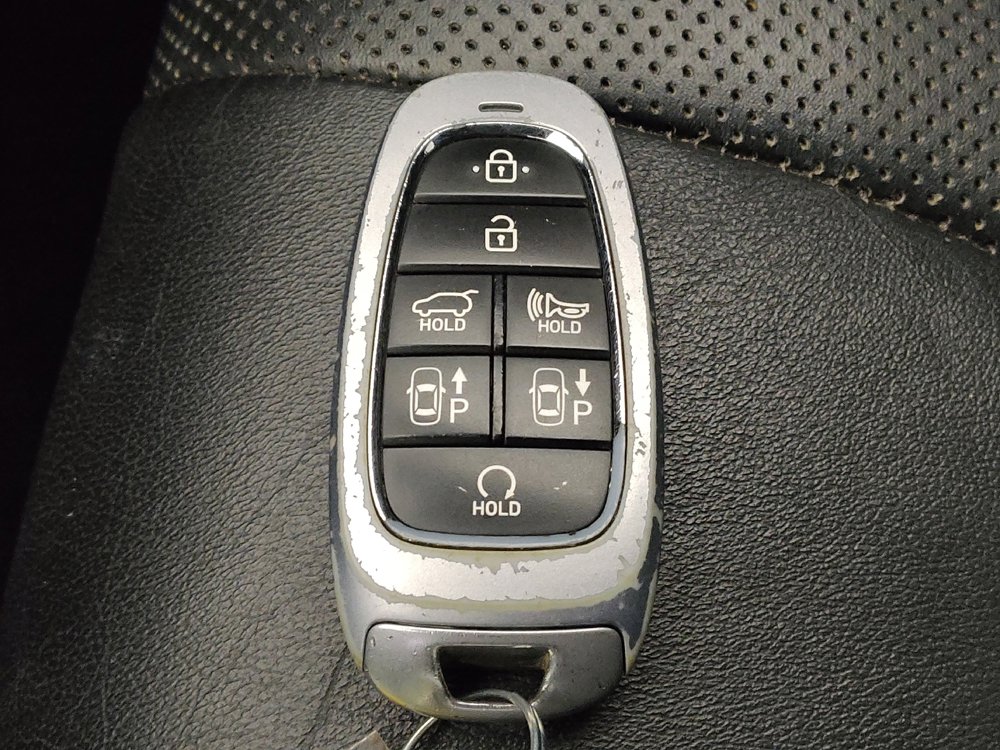 Used 2022 Hyundai Santa Fe Limited image 32