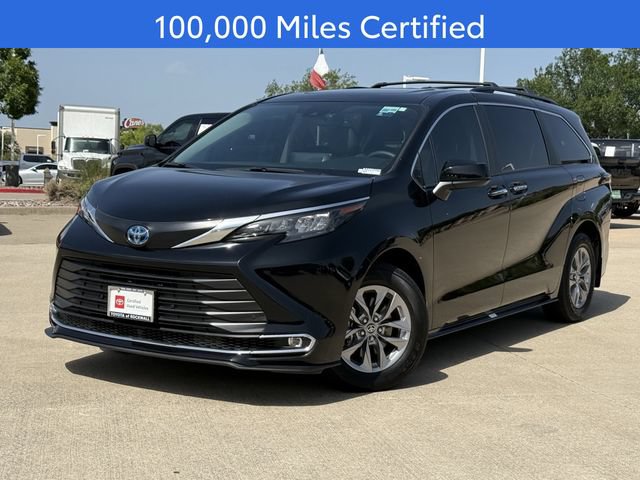 Certified 2024 Toyota Sienna XLE FWD image 2