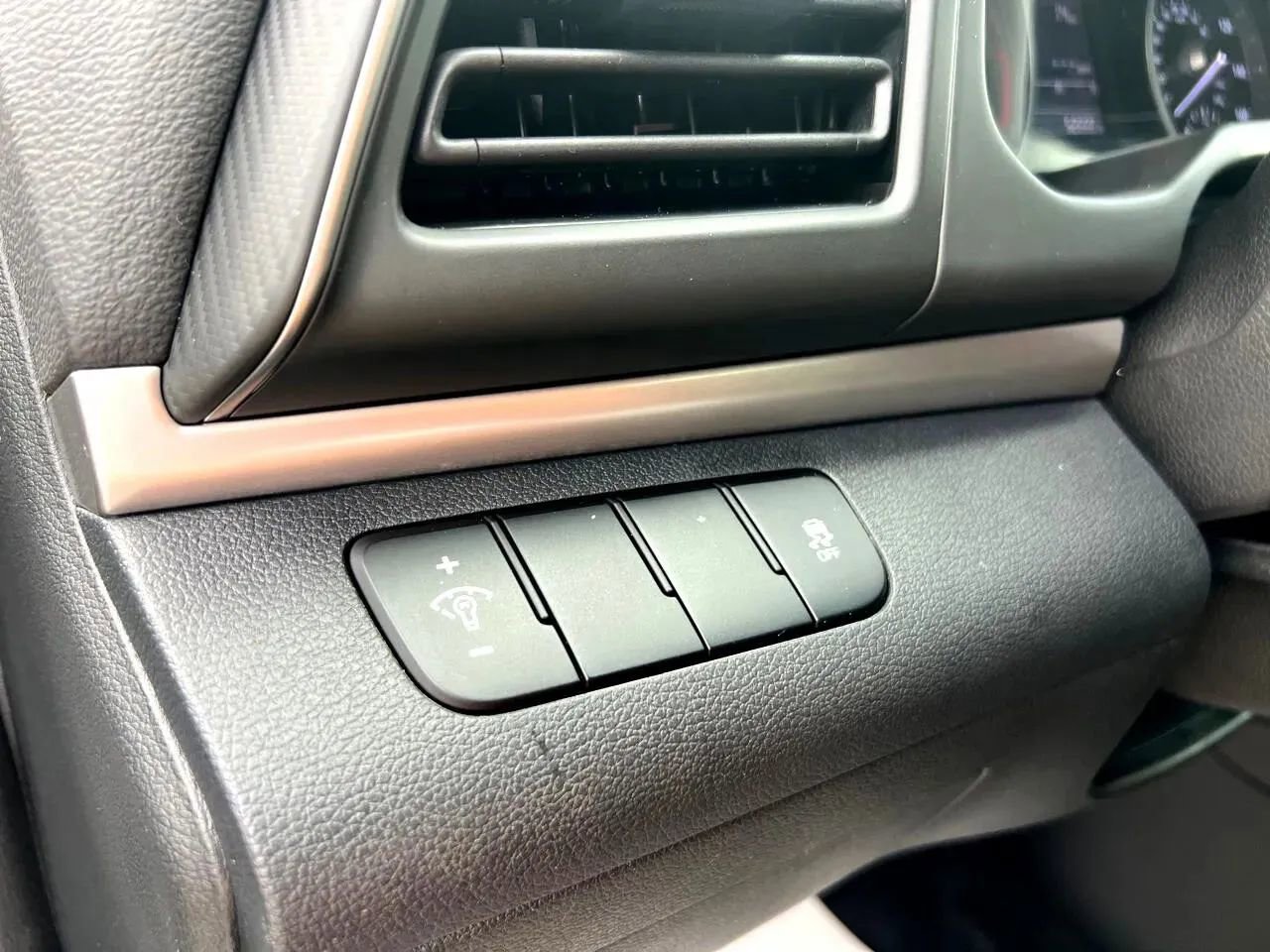 Used 2019 Hyundai Elantra SE w/ Cargo Package image 15