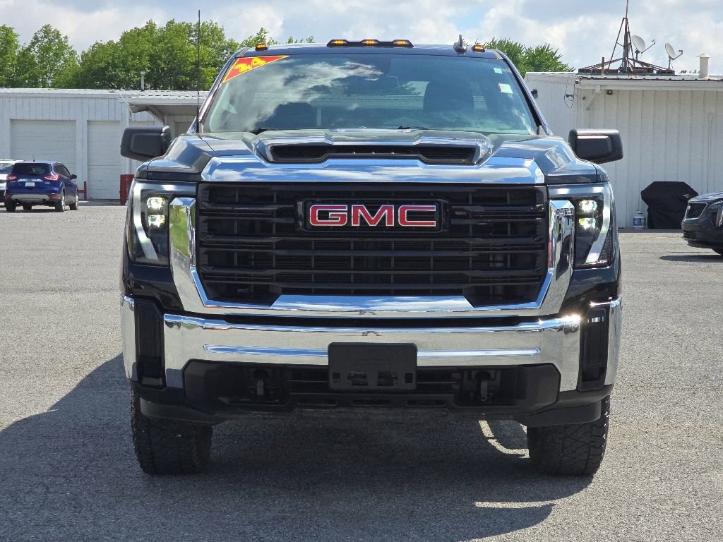 Used 2024 GMC Sierra 2500 Pro w/ Convenience Package AWD/4WD image 2