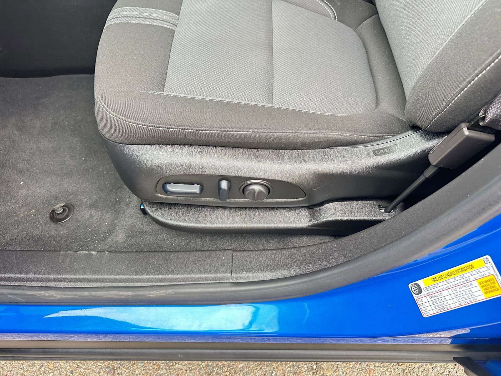 Used 2025 Chevrolet Blazer LT image 23