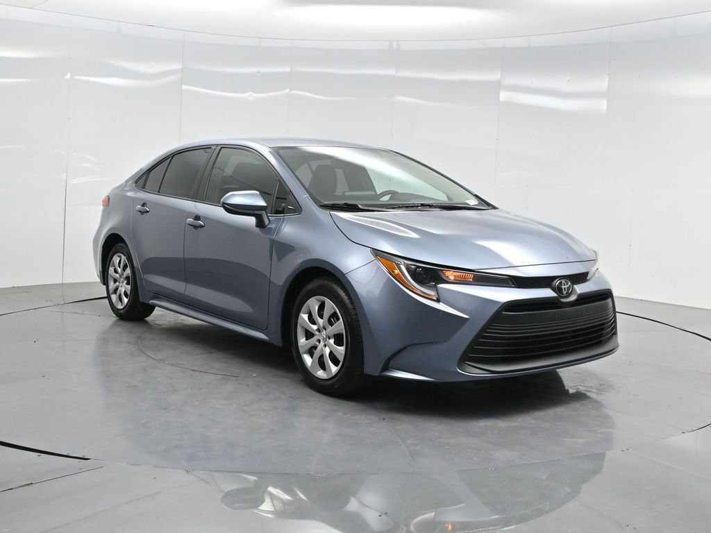 Used 2025 Toyota Corolla LE image 35