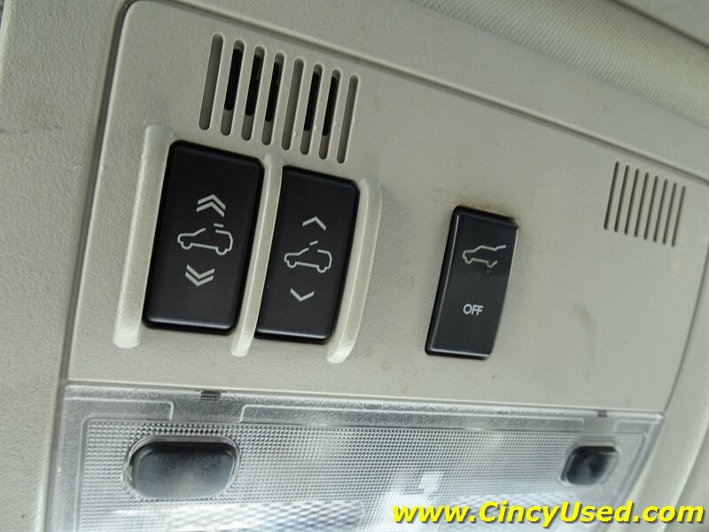Used 2012 Cadillac Escalade ESV Luxury AWD/4WD image 20