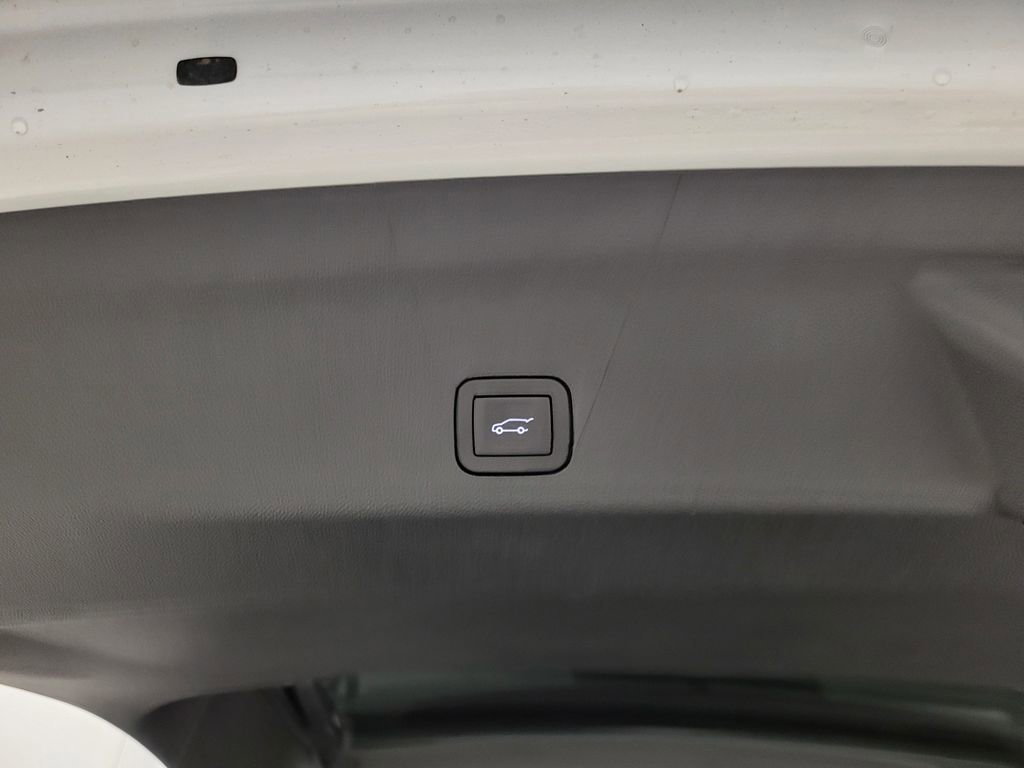 New 2025 Chevrolet Suburban High Country image 3