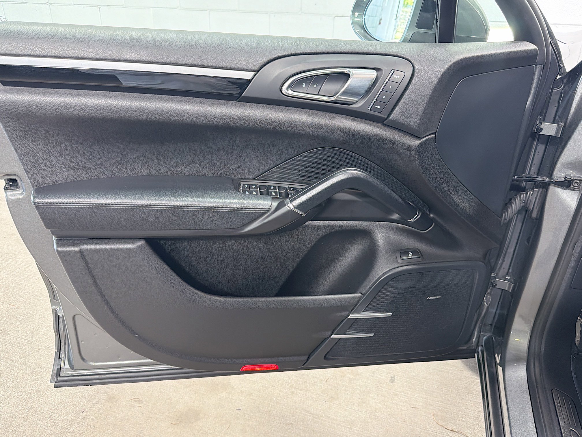 Certified 2016 Porsche Cayenne S AWD/4WD image 21