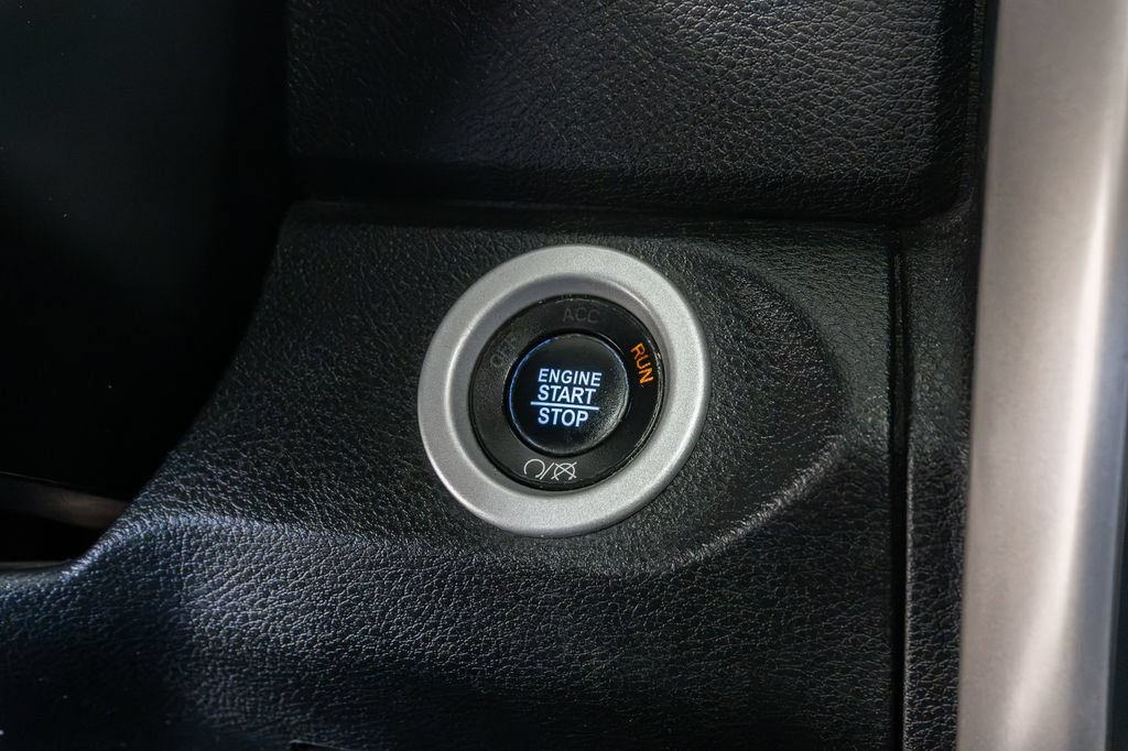 Used 2018 RAM 1500 Laramie AWD/4WD image 17