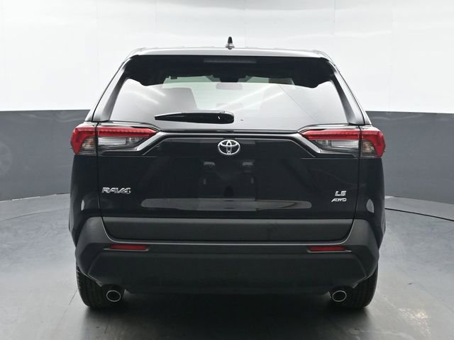 Used 2025 Toyota RAV4 LE AWD/4WD image 5