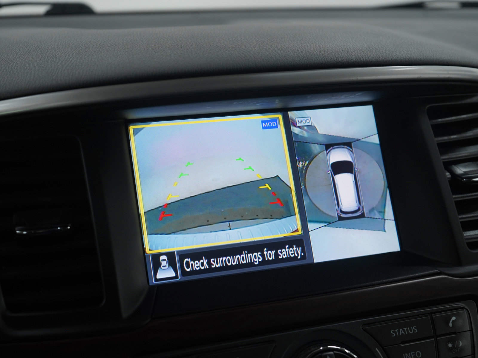 Used 2018 Nissan Pathfinder Platinum image 28