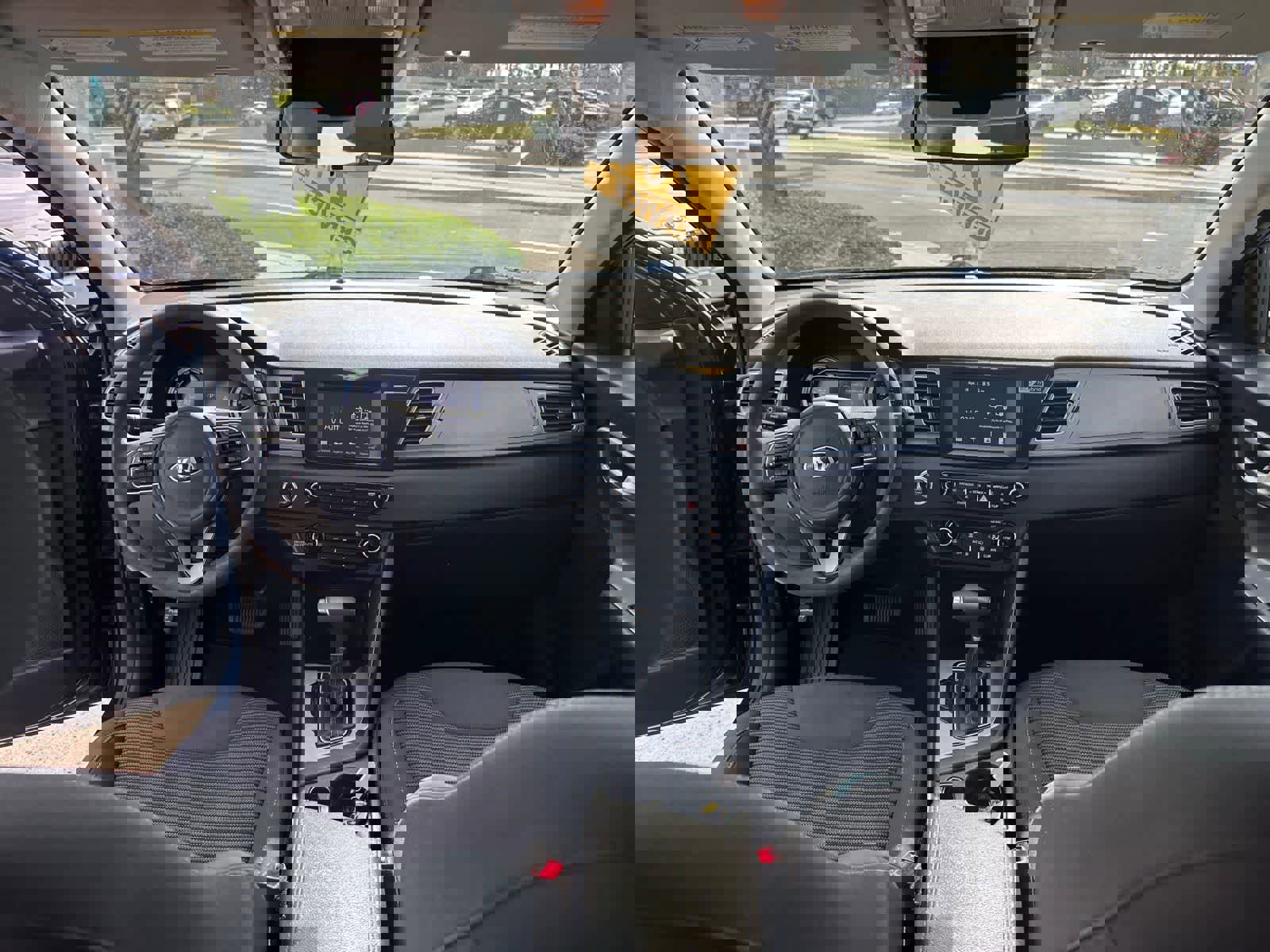 Used 2019 Kia Niro LX image 21