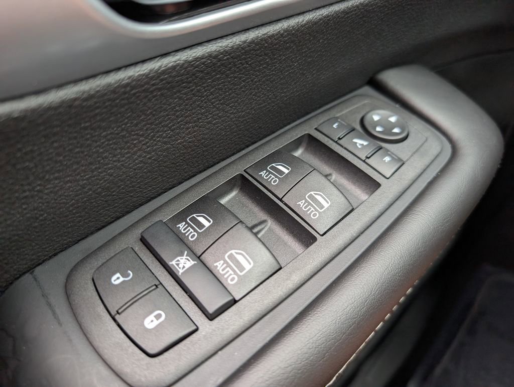 New 2026 Chrysler Pacifica Limited w/ Trailer Tow Group image 38