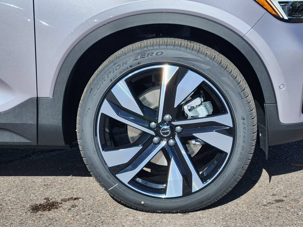 New 2026 Volvo XC40 B5 Plus w/ Protection Package Premier AWD/4WD image 30