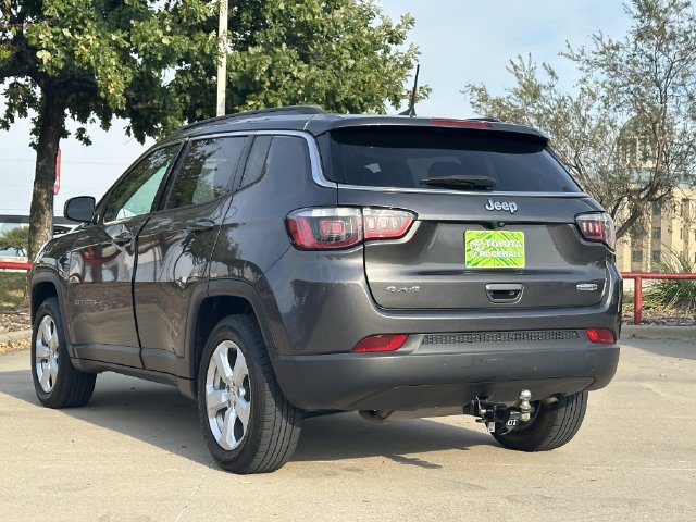 Used 2019 Jeep Compass Latitude w/ Popular Equipment Group AWD/4WD image 3