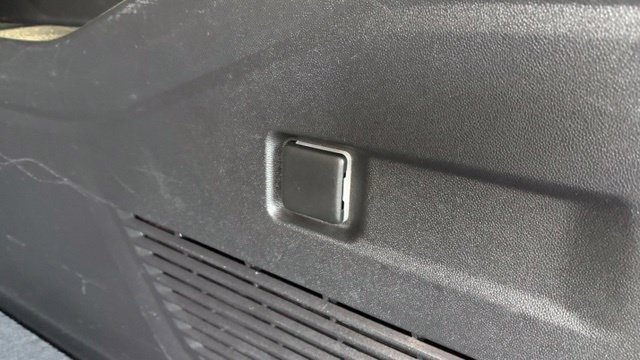 Used 2025 Chevrolet Suburban Z71 AWD/4WD image 5