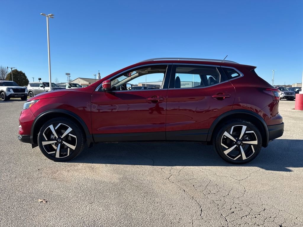 Used 2022 Nissan Rogue Sport SL w/ Premium Package image 3