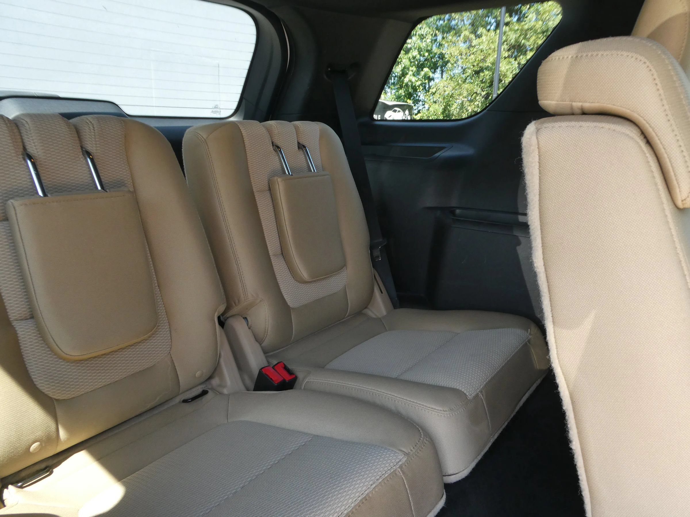 Used 2017 Ford Explorer XLT FWD image 29