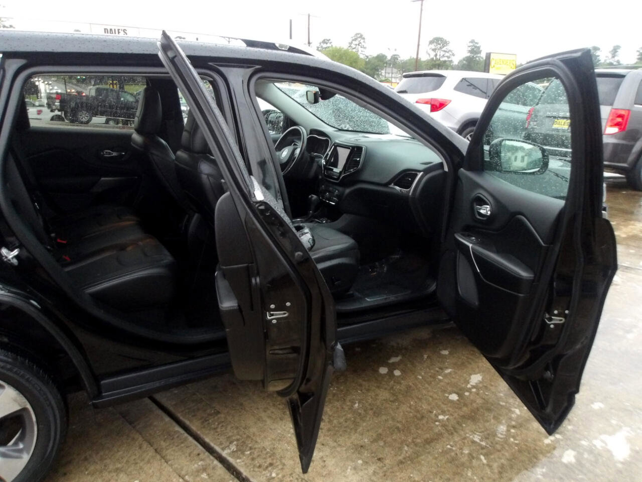 Used 2020 Jeep Cherokee Limited image 6