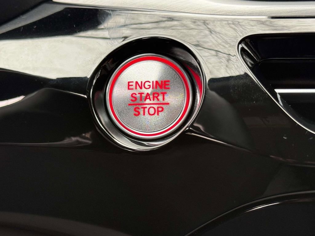 Certified 2025 Acura MDX w/ Technology Package image 26