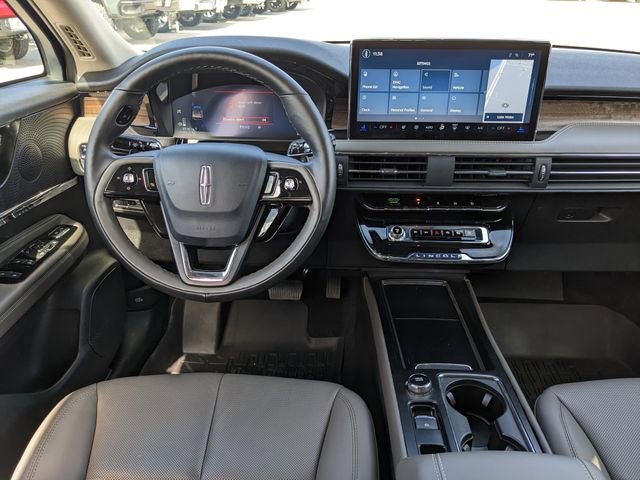 Used 2025 Lincoln Corsair Reserve image 17