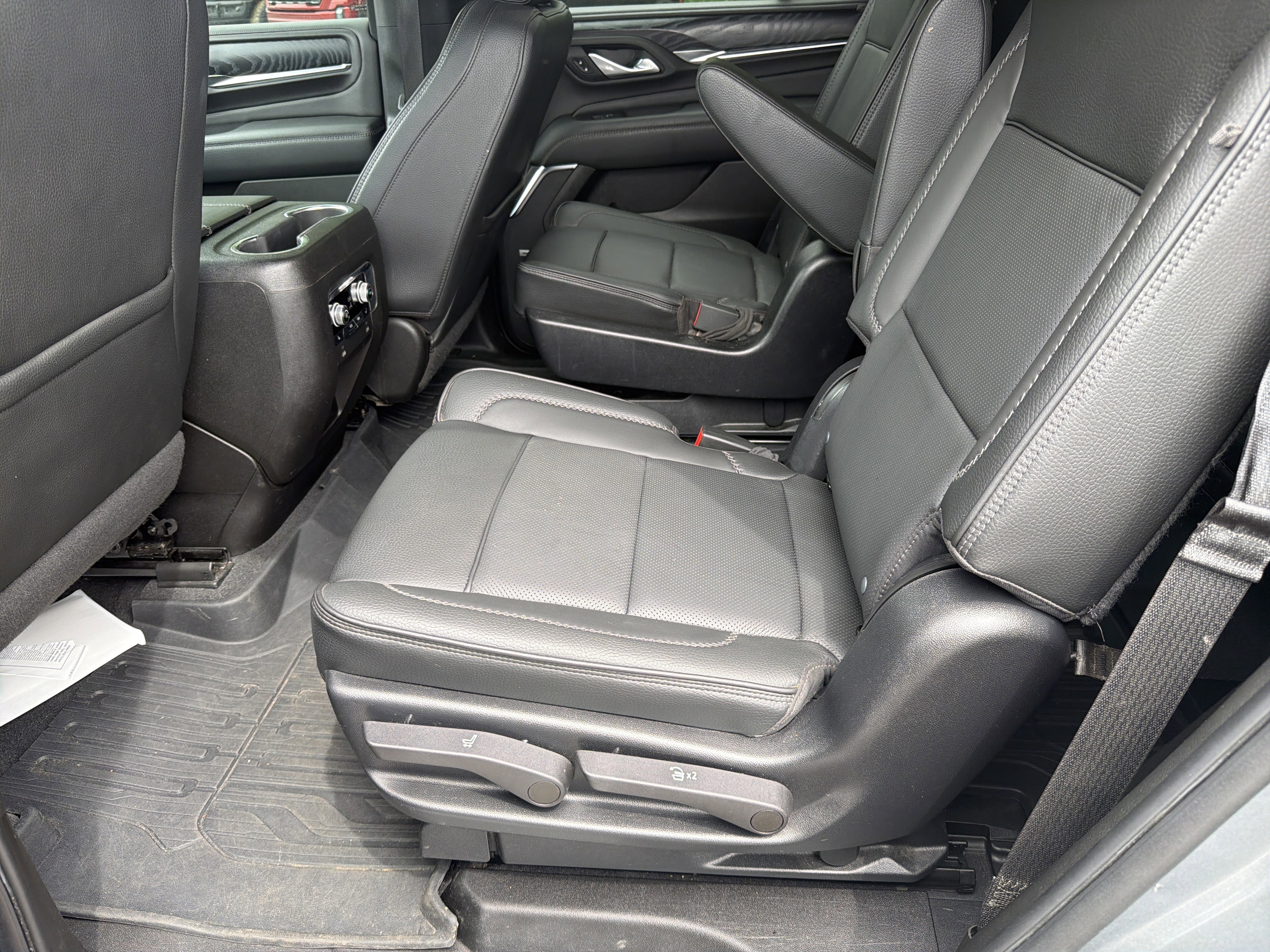 Certified 2022 GMC Yukon Denali w/ Denali Premium Package RWD image 22