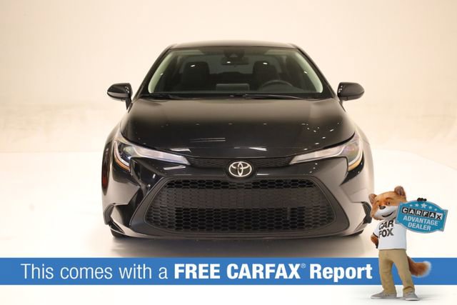 Used 2022 Toyota Corolla LE image 2