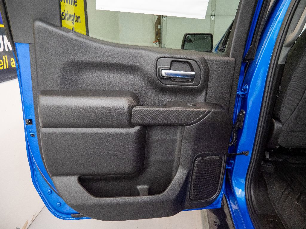 New 2025 Chevrolet Silverado 1500 Custom w/ LPO, Dark Essentials Package image 8