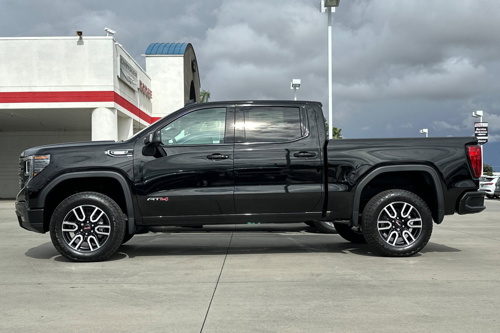 New 2026 GMC Sierra 1500 AT4 w/ Technology Package image 3