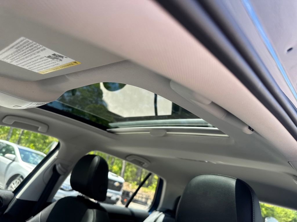 Used 2017 Volkswagen Golf SEL FWD image 14