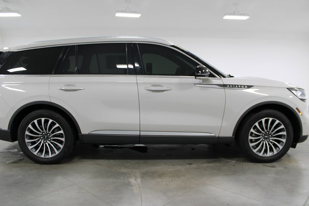 Used 2021 Lincoln Aviator Reserve w/ Equipment Group 201A AWD/4WD image 11