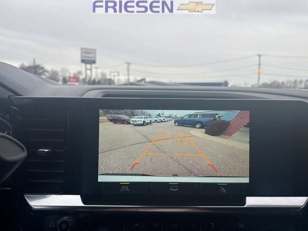 Used 2022 Chevrolet Silverado 1500 LT w/ Convenience Package II image 18