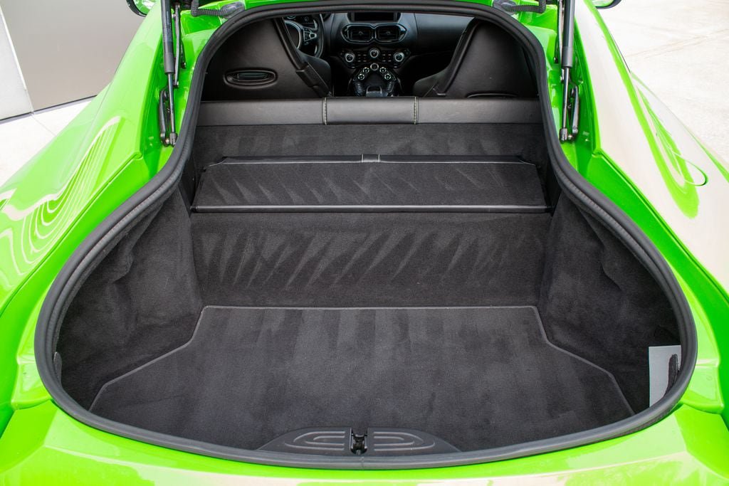 Used 2019 Aston Martin V8 Vantage Coupe RWD image 9