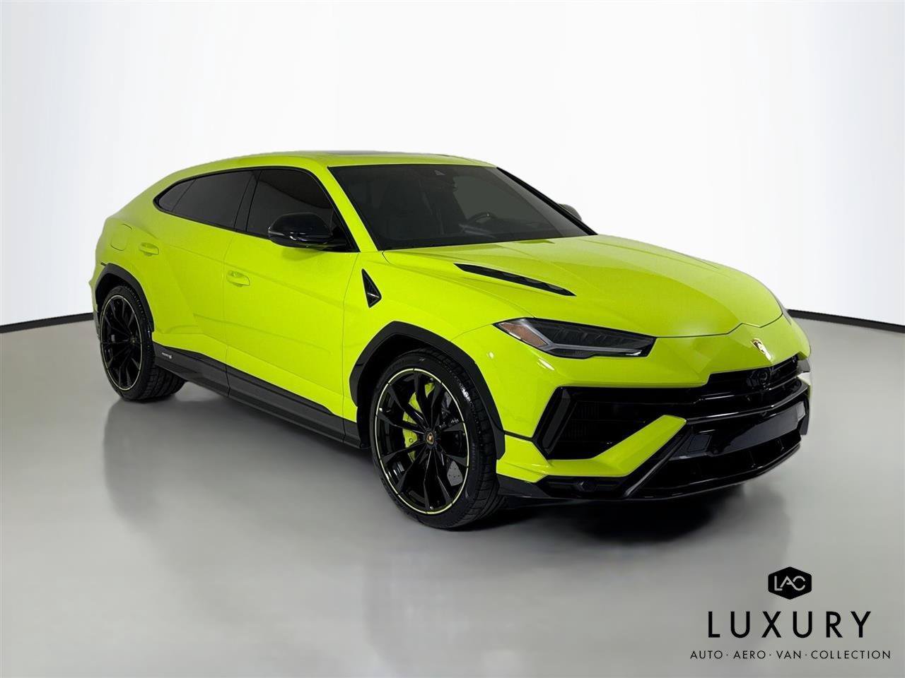 Used 2024 Lamborghini Urus S AWD/4WD image 3