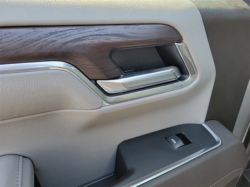 New 2026 GMC Sierra 1500 SLT w/ SLT Convenience Package image 14