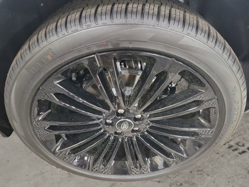 New 2026 Land Rover Range Rover Velar Dynamic SE image 10