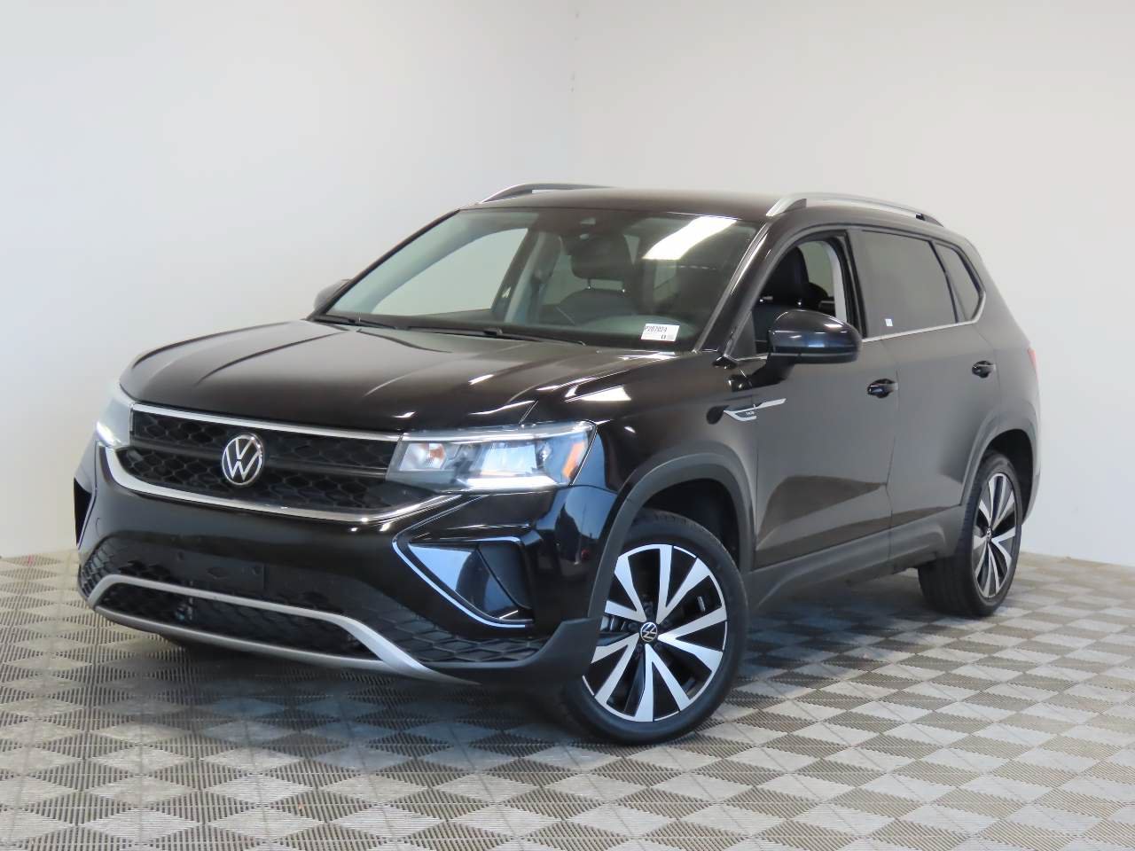 Used 2024 Volkswagen Taos SE