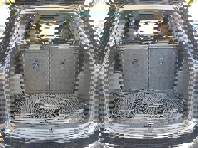 Used 2021 Volkswagen Atlas SEL R-Line image 7