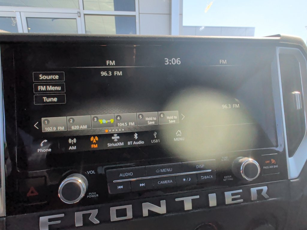 Used 2025 Nissan Frontier SV w/ Tow Package AWD/4WD image 8