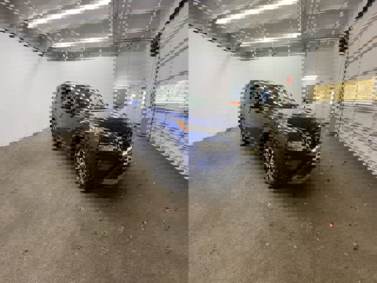 Used 2023 Nissan Rogue SV image 8