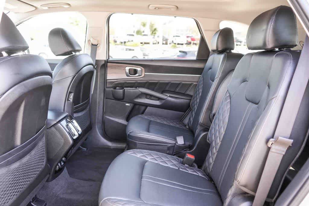 Certified 2023 Kia Sorento SX Prestige AWD/4WD image 18